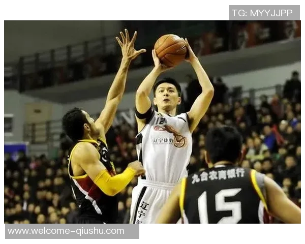 布莱顿旧将罗塞尼尔成为蓝军新帅34岁时退役经历引关注