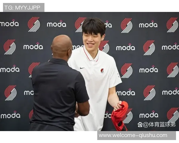 耐心等待开拓者主场战胜国王杨瀚森仍未获得上场机会 耐心等待开拓者主场战胜国王杨瀚森仍未获得上场机会