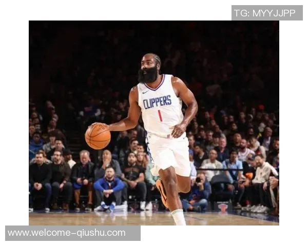 快船官方确认比尔因背部不适明日对阵开拓者出战存疑